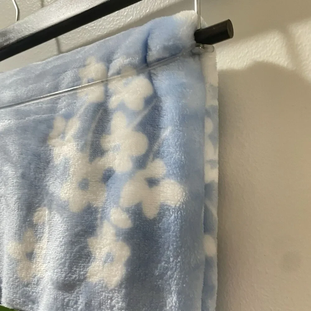 Kate Spade New York Sweet Floral Plush Throw Blanket - Blue & White (60